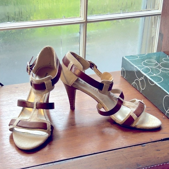 Linen + Leather Heels Tan Women’s Size 8 M NEW Without Box 2.5” Heel Gold Buckle - Picture 1 of 9